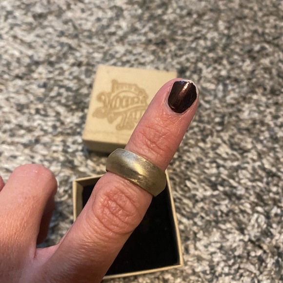 Unique Ring in Box - Picture 3 of 3